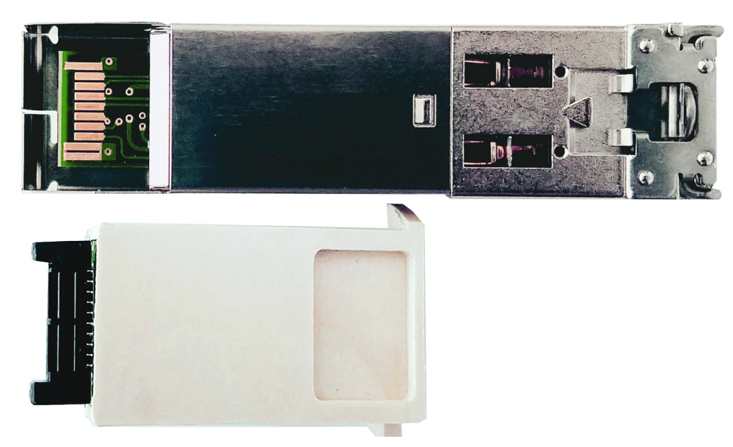 An overview and size comparison between a traditional SFP and the FNx.